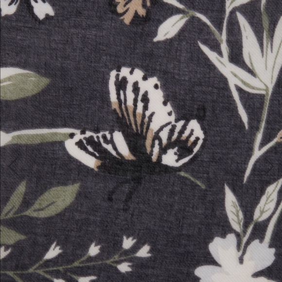 Charming Charlie Adrienne Floral Kimono - Picture 4 of 5